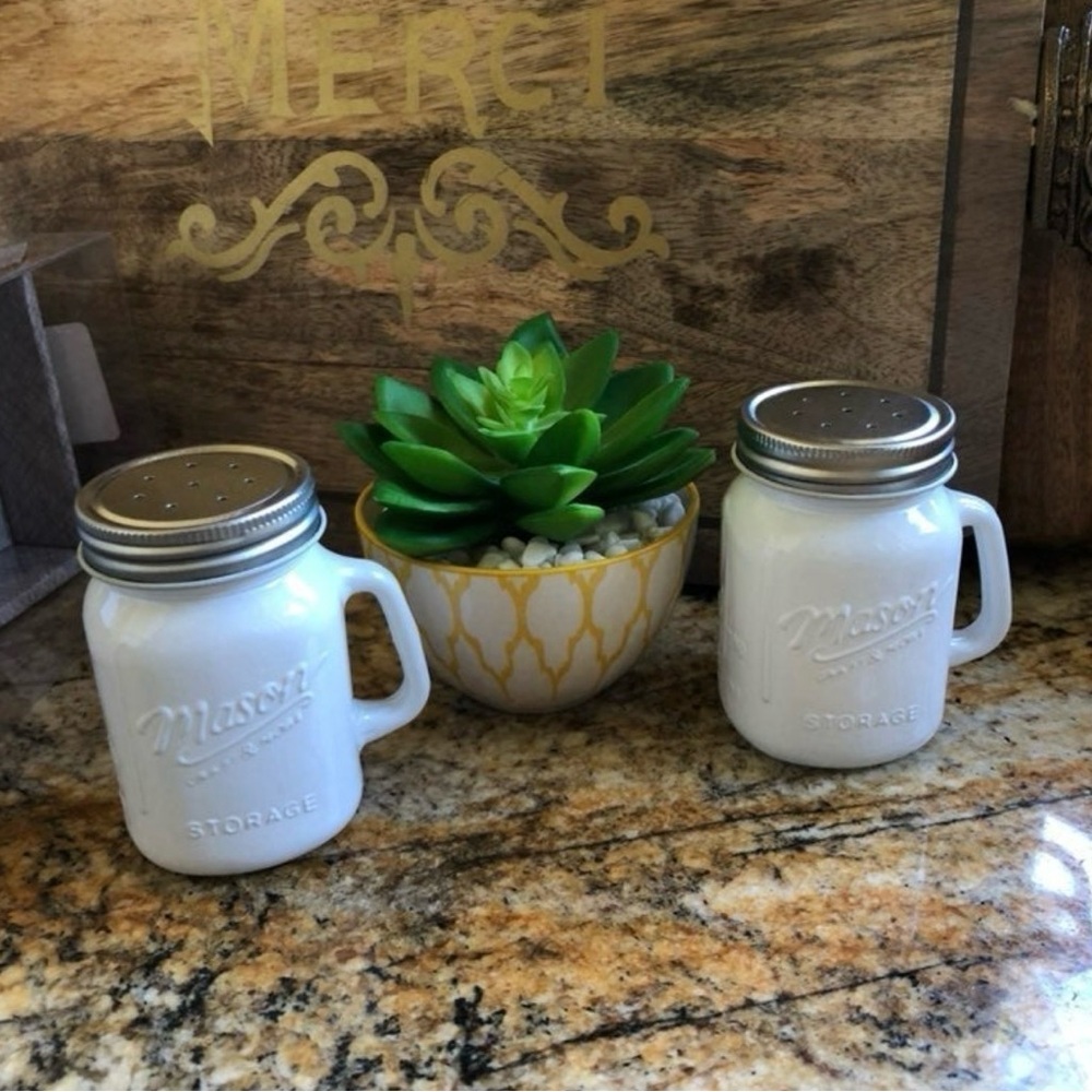 Farmhouse Mason Salt Pepper Shaker Set